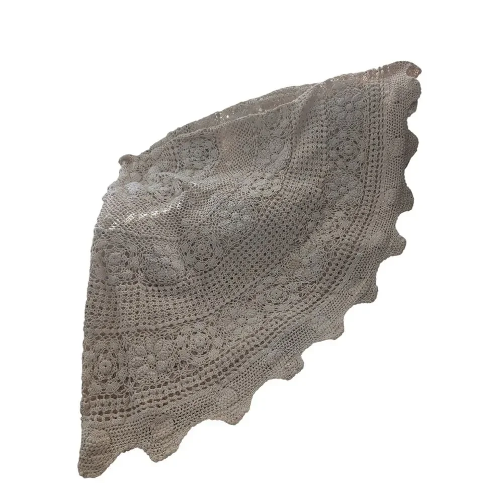 GORGEOUS VINTAGE FLORAL & LACE CREAM CROCHETED TABLECLOTH, CIRCULAR! 68